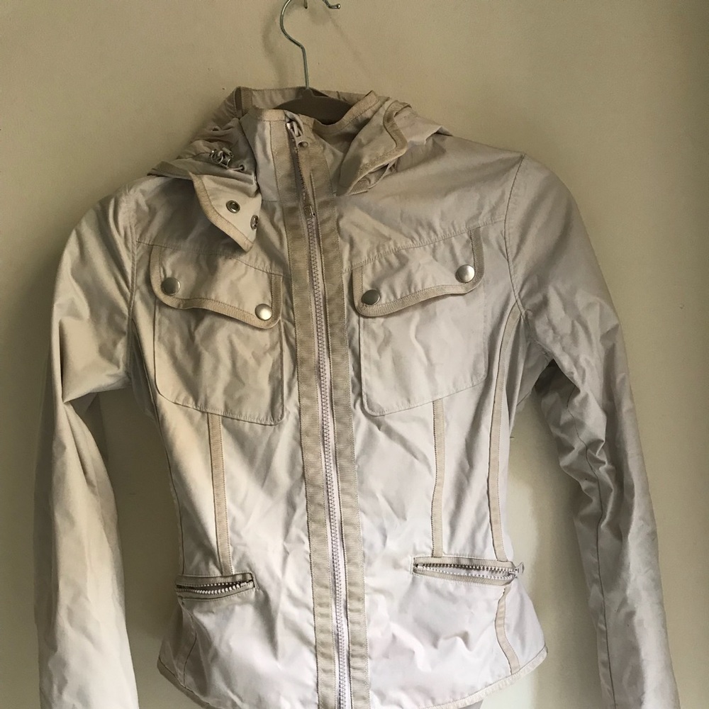 Lily lemon rain jacket size 4